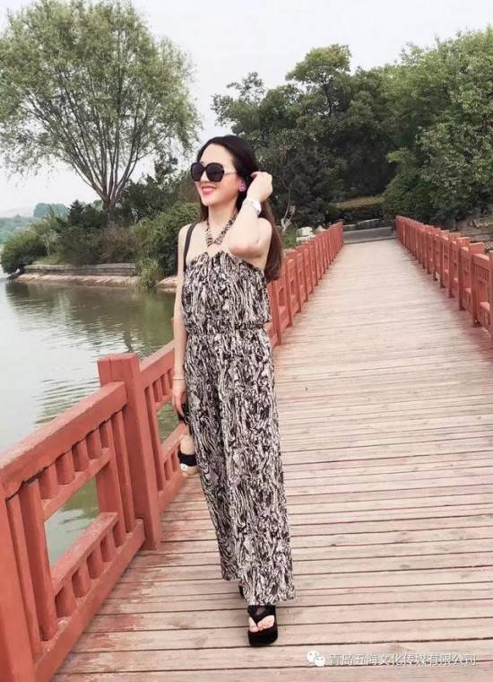 杨家将第39代90后女传人没学杨家枪法,却当了网络主播你怎么看?