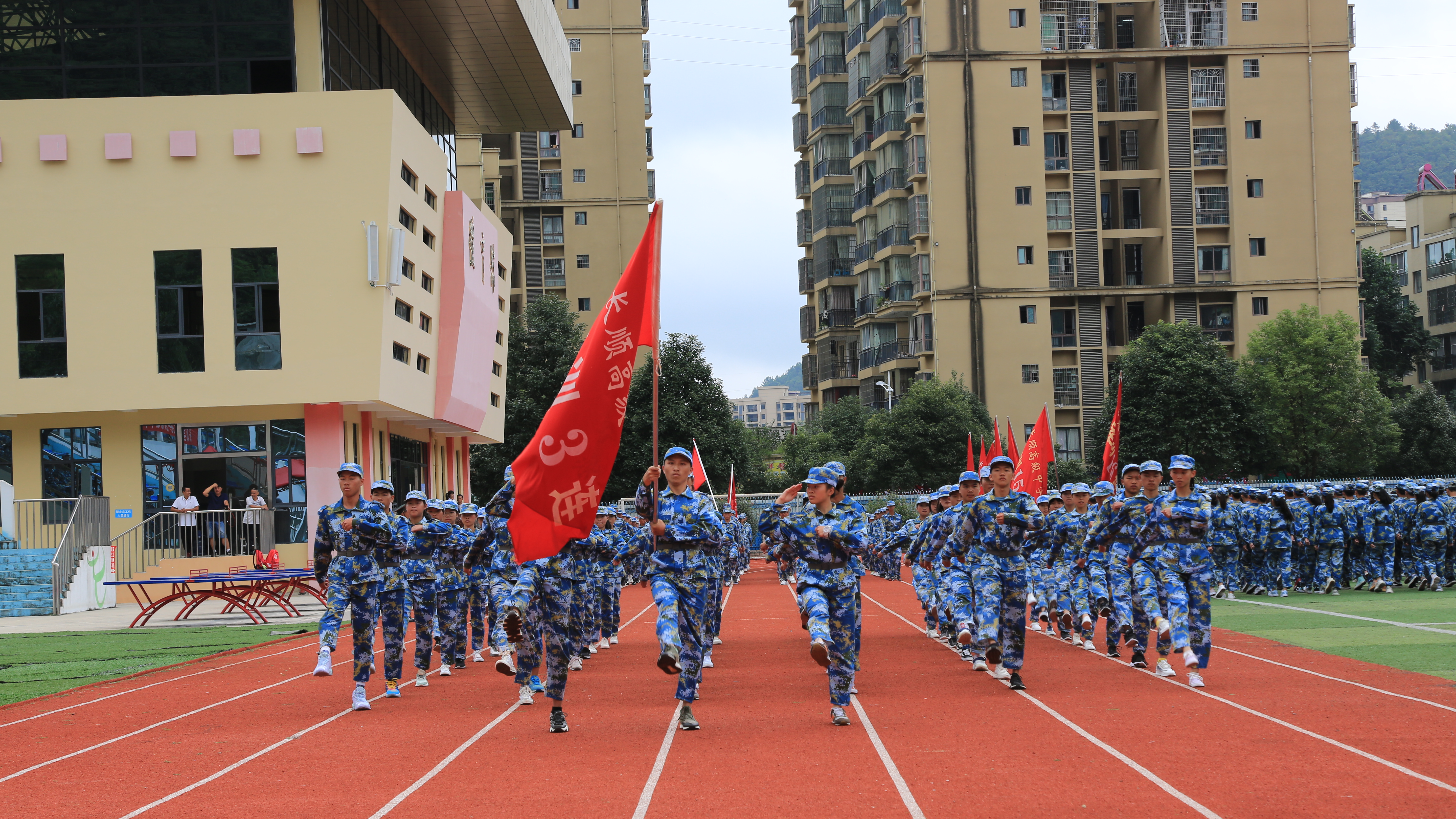 长顺:军训铿锵少年郎 是青春的模样