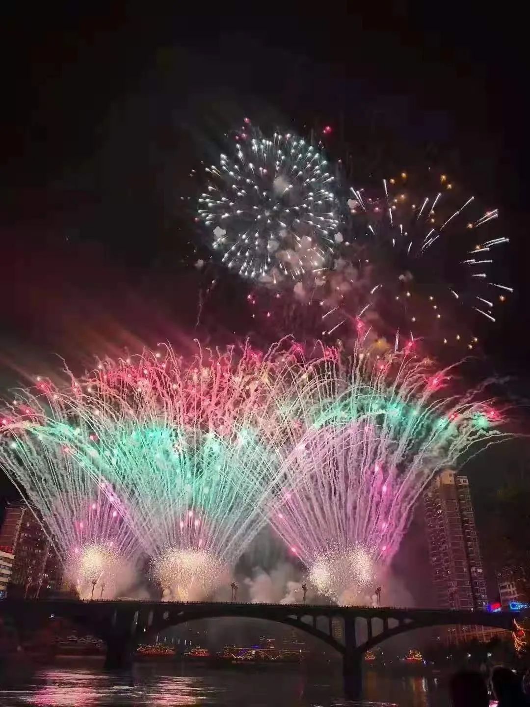 元宵节狂欢,黔东南就属这个县最热闹!