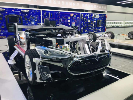 ����о������¼��� ������������������˹��Model S