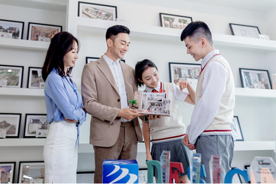 ��ǰ��У��Ϊ��ý�ҳ���ѡ���������»�ʵ�ؿ��죿