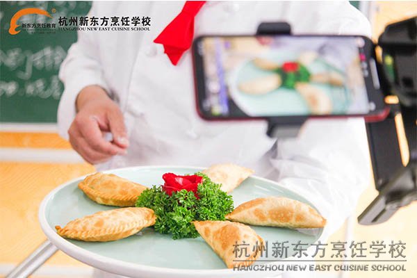 ͣ�β�ͣѧ����������ѧ|���ܼ�����Լ�����¶���ֱ���Σ����Ǵ�����ת��⿣�