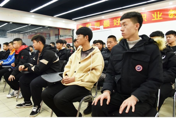 ���ͺ�����ͨ��Ϊ�����첼���������Ա�ۺϷ���������ں��еĶ�����ѵ����֮һ