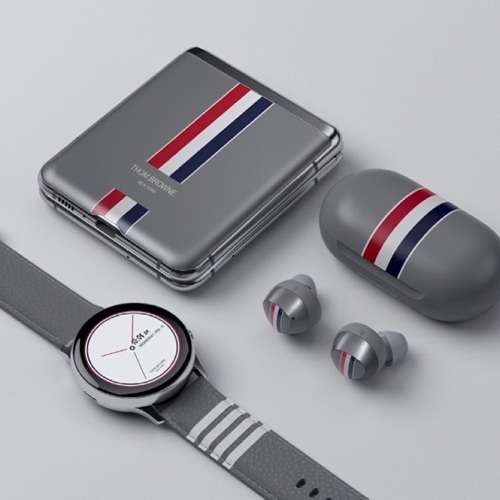 �ռ��������ˣ�����Galaxy Z Flip Thom Browne�����ֻ�����