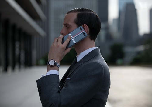 �����ѧ�Ŀ����ײ ����Galaxy Z Flip Thom Browne���������Ϸ��������չ�