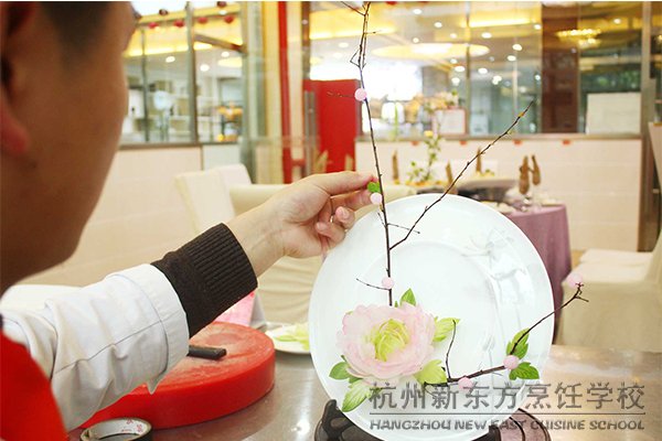 �Ի������¶���ʳ���ʦ������ƶ�|�ý���֮�ģ���ʳ��֮��