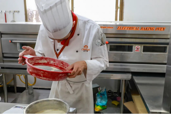 ����ŷ����ѧԱ���£�һ�Һ決С���ת������