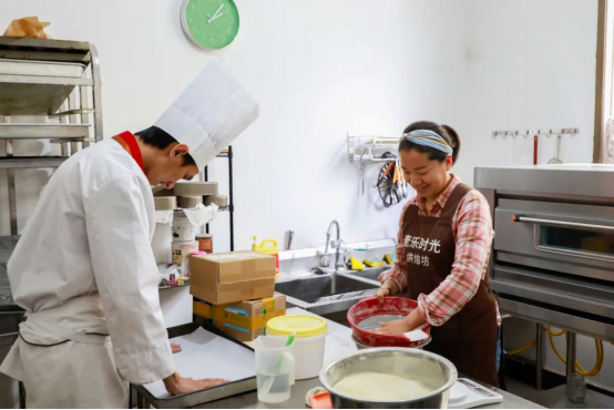����ŷ����ѧԱ���£�һ�Һ決С���ת������