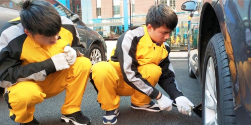 ��������Уح���Ӧ��Ŭ����ʱ�䣬��������