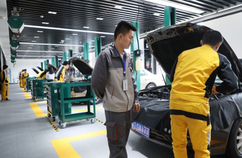 ��������Уح���Ӧ��Ŭ����ʱ�䣬��������