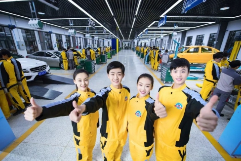 ��������Уح���Ӧ��Ŭ����ʱ�䣬��������