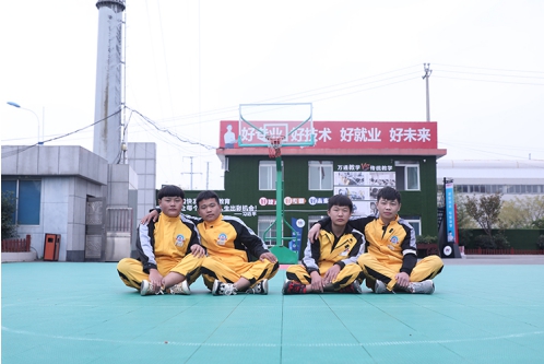 ������ͨ����ӭ����ͬѧ������ɢȥ�ڴ���������