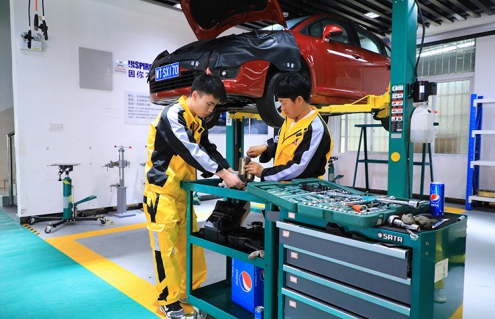 ������ͨ����ӭ����ͬѧ������ɢȥ�ڴ���������