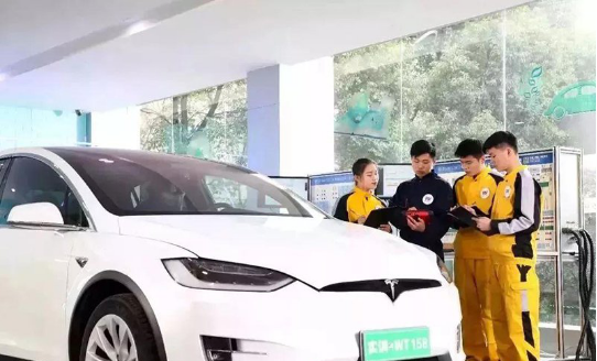 ����רҵ�Ǹ�ѧУ�ĺã�ԭ��ѧУ��ѧУ֮��Ĳ�ྐྵȻ��ô����