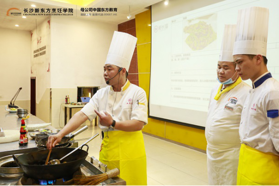 ��ɳ�¶�������ʦ�ڿΣ������¶���ѧ�ӳɹ��ɲ�