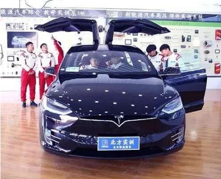 �����õ�ְҵѧУ����