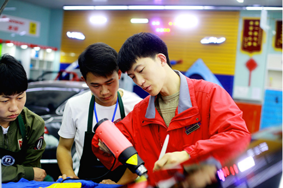 ֣�ݱ�������ѧУ����������������������ѵѧУ�ļҺã�