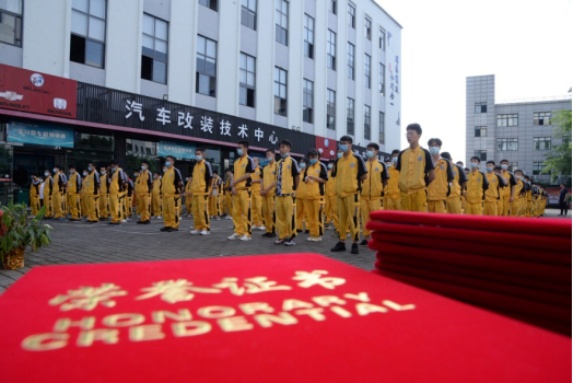 ������ͨ����ĸ���޽����롰�������� ����ͬ�С����Ļ�佱��ʽ