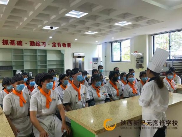 �����¼�Ԫ���ѧУ�ɹ��ٰ������������