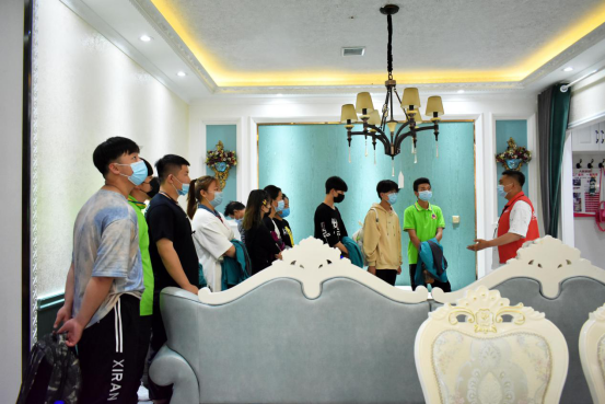 �����»�VR�ռ䴴��ѧ�Ӹ����ݰ���˹��ѧ�Σ�