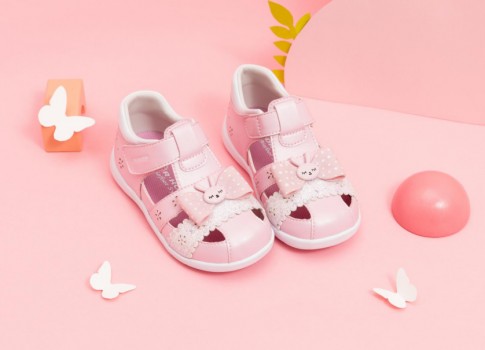 ����ѧ����Ż��Ǵ�Ь�����ֽ���ʿһ��ѧ��Ь���ó�