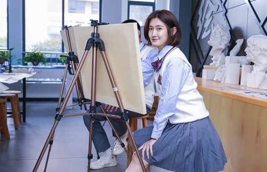 �����»���UI����ʺ�Ů��ѧ����ʲô���ƣ�