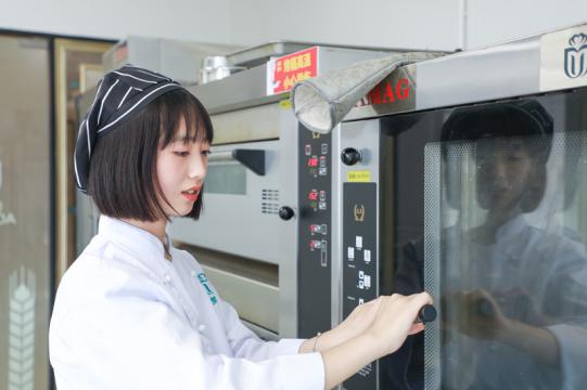 ��ɳ����������������ح������Ů��ѧ��Խ12900����׷������