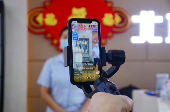 �ٶȡ�У԰����٣�����̽У԰���߽�֣�ݱ�������ѧУ��