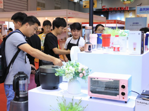 ���Ͼ��ø��գ��ɶ���Ʒչ8��������������