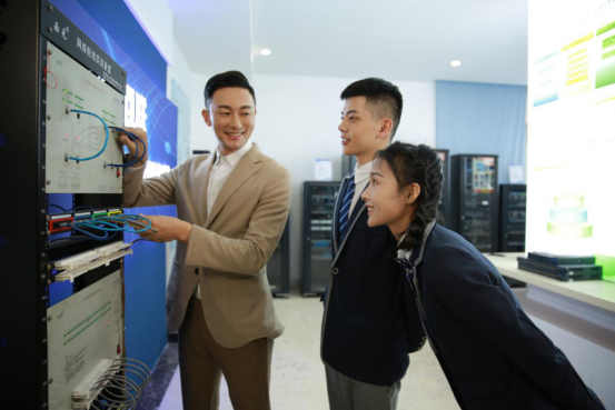 �����»������й����족������������+����