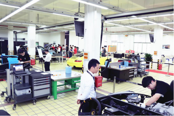 ����������ҵحѧ�߶����ޣ��Ϻ���������ѧУ���ĸ�����רҵ��ã�