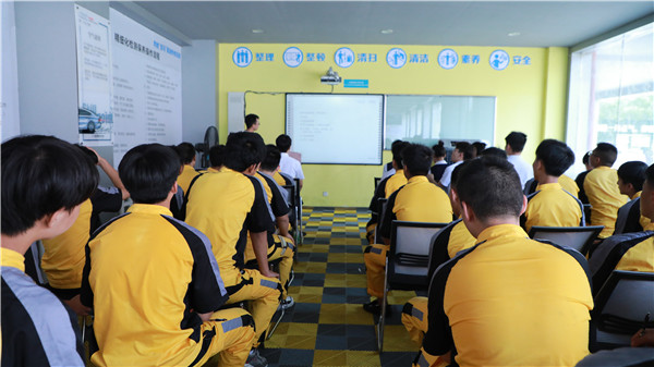 ������ͨ���µ��ܼ���У�ڿΣ���ͨѧ���ջ�����