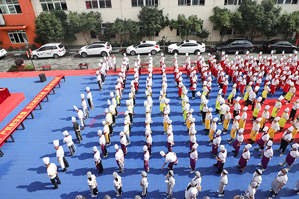 ����ѧ����@2020���������뿪����ġ��ഺ�����ֲᡱ